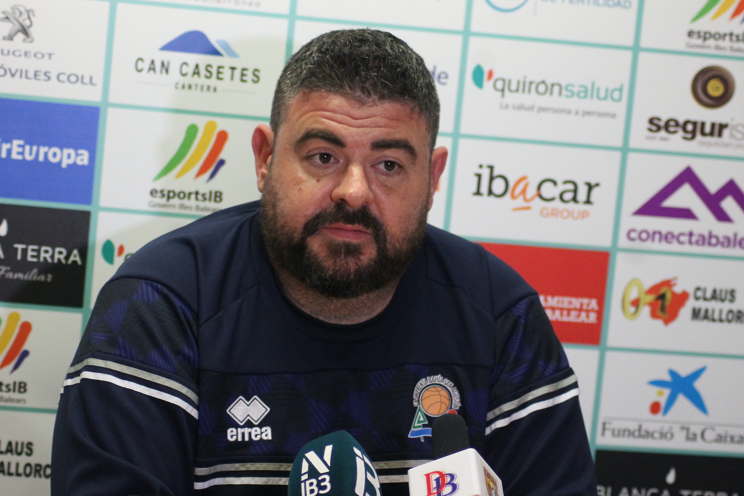 Pau Tomas en rueda de prensa