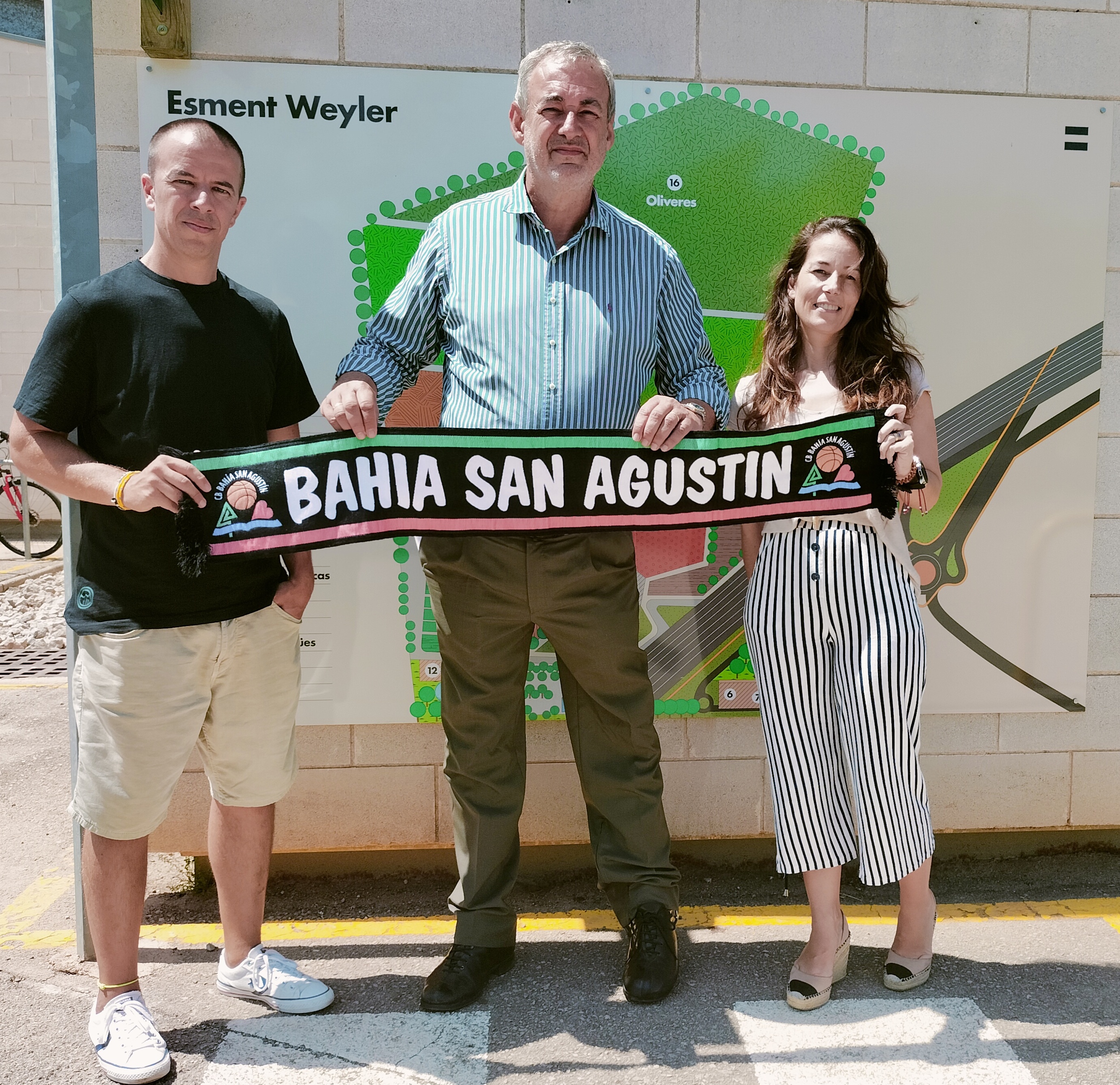 Vctor Snchez Guillermo Boscana y Carmen Muoz