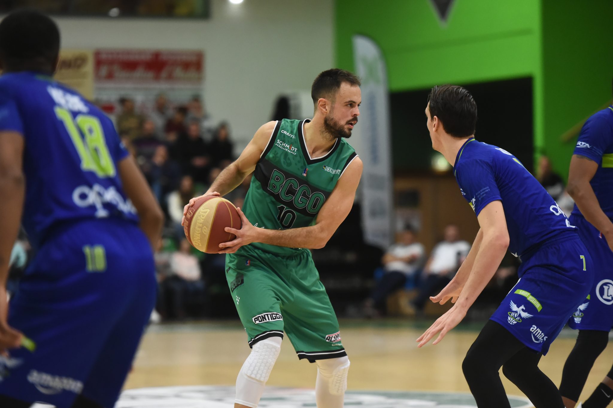Asier Zengotitabengoa en un partido en la liga francesa